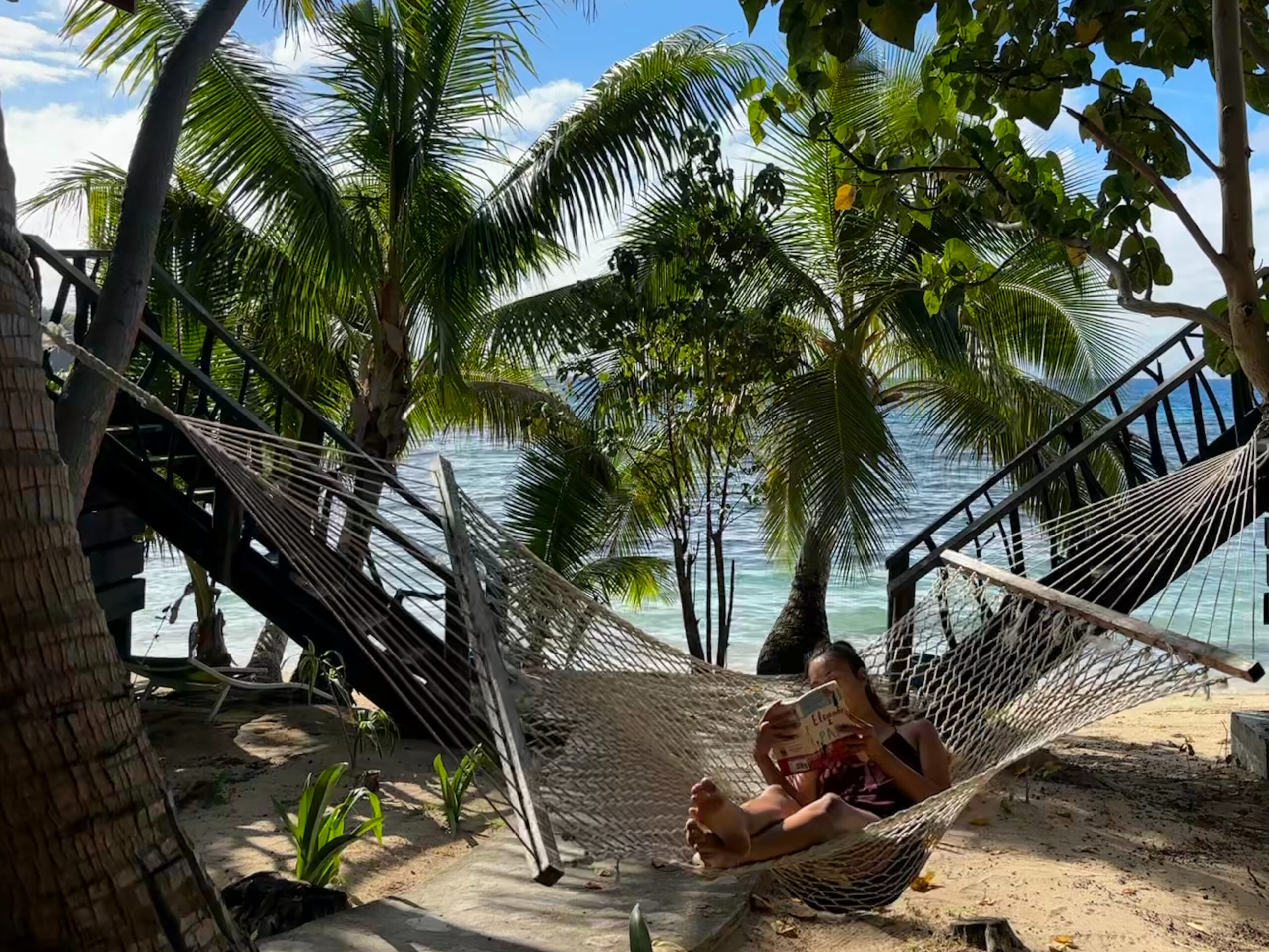 Mantaray Island Resort - Seaview Bure hammock