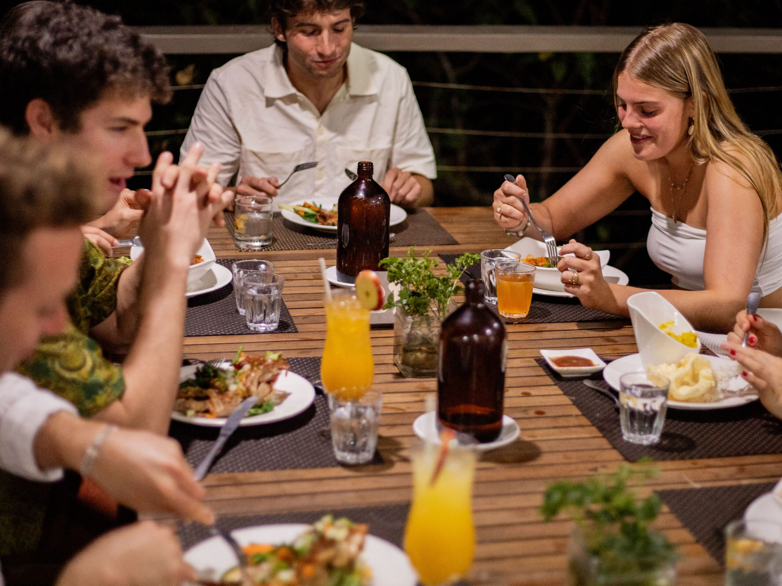 Mantaray Island Resort - dining