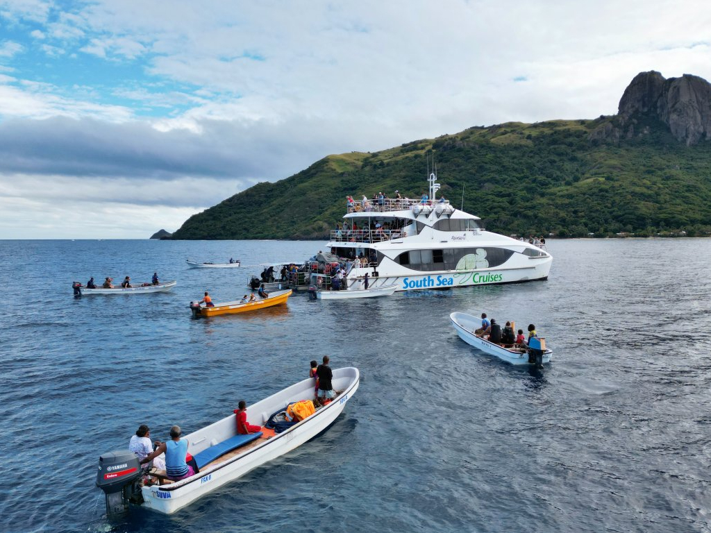 Yasawa Flyer resort pick up